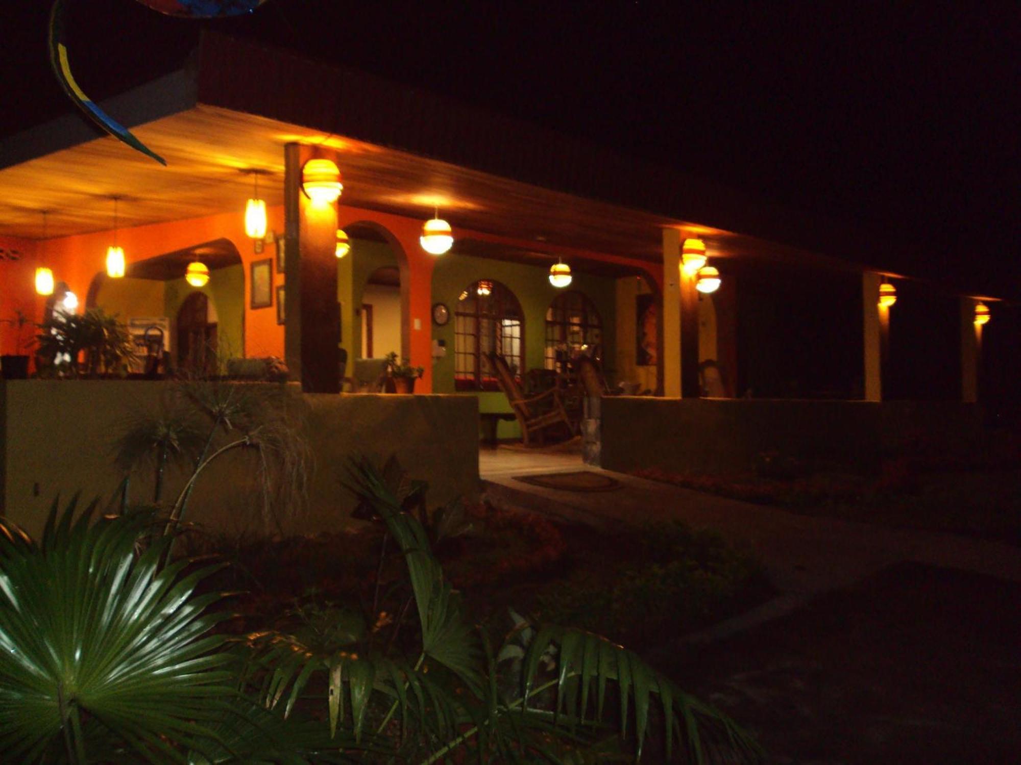 Aparthotel Villa Pacande & Rooms Pilas Bagian luar foto