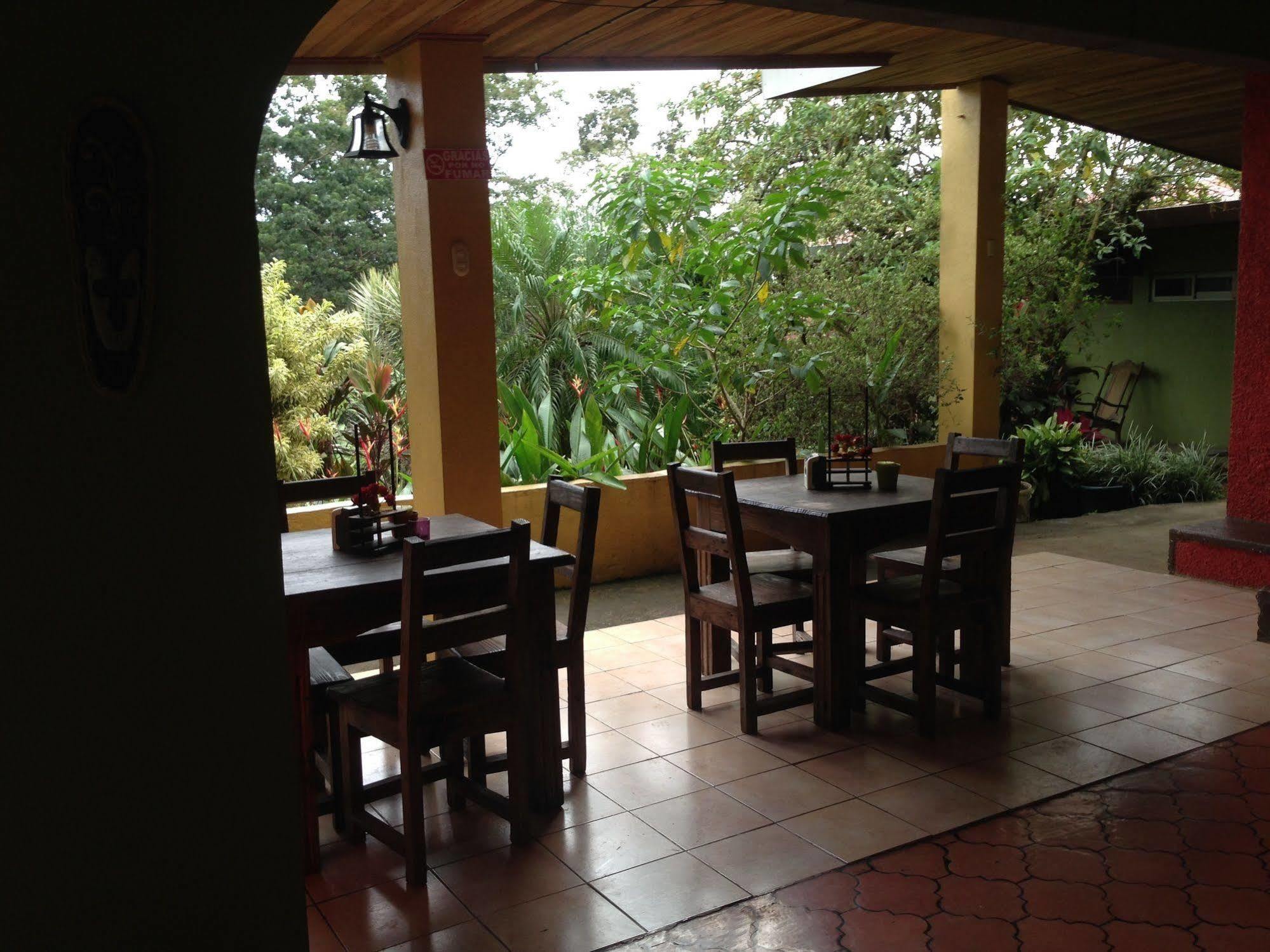 Aparthotel Villa Pacande & Rooms Pilas Bagian luar foto