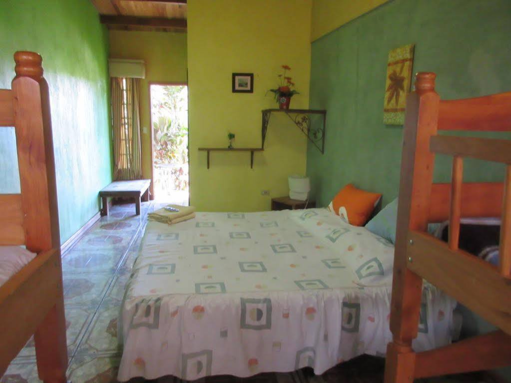 Aparthotel Villa Pacande & Rooms Pilas Bagian luar foto
