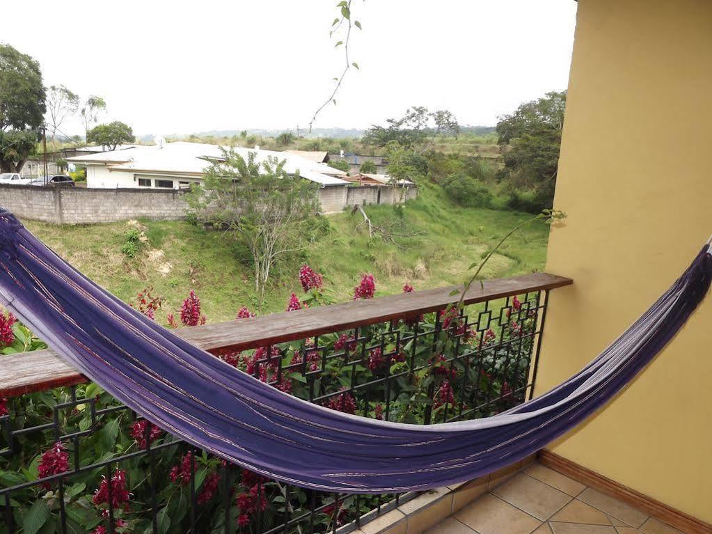 Aparthotel Villa Pacande & Rooms Pilas Bagian luar foto