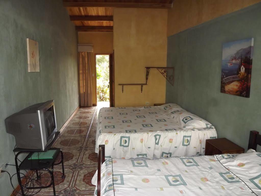 Aparthotel Villa Pacande & Rooms Pilas Bagian luar foto