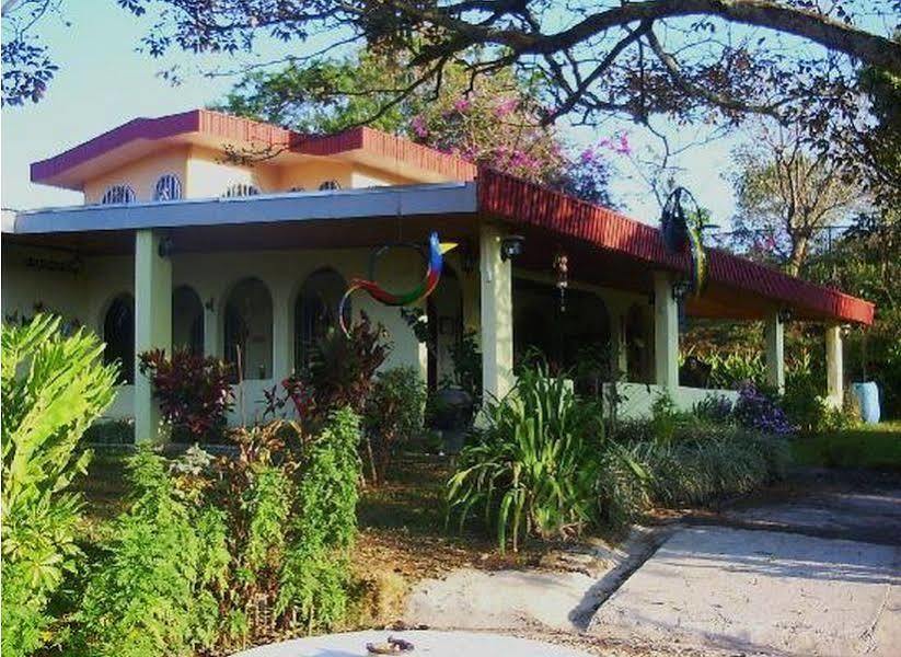 Aparthotel Villa Pacande & Rooms Pilas Bagian luar foto